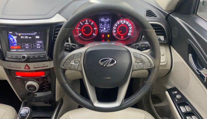 2021 Mahindra XUV300 W8 (O) 1.5 DIESEL, Diesel, Manual, 62,543 km, Steering Wheel Close Up