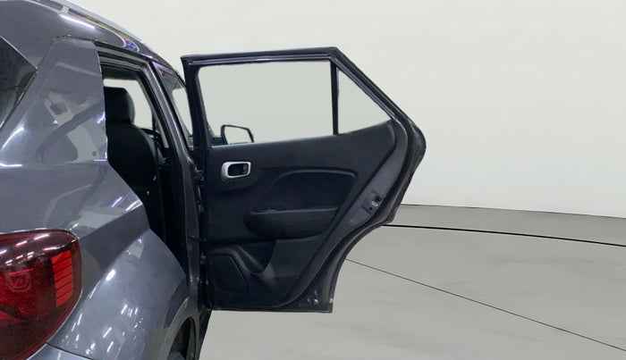 2019 Hyundai VENUE SX 1.4 CRDI, Diesel, Manual, 1,32,156 km, RHS Rear Door