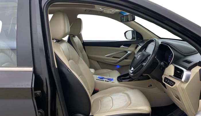 2021 MG HECTOR SHARP 1.5 PETROL CVT, Petrol, Automatic, 32,403 km, Right Side Front Door Cabin