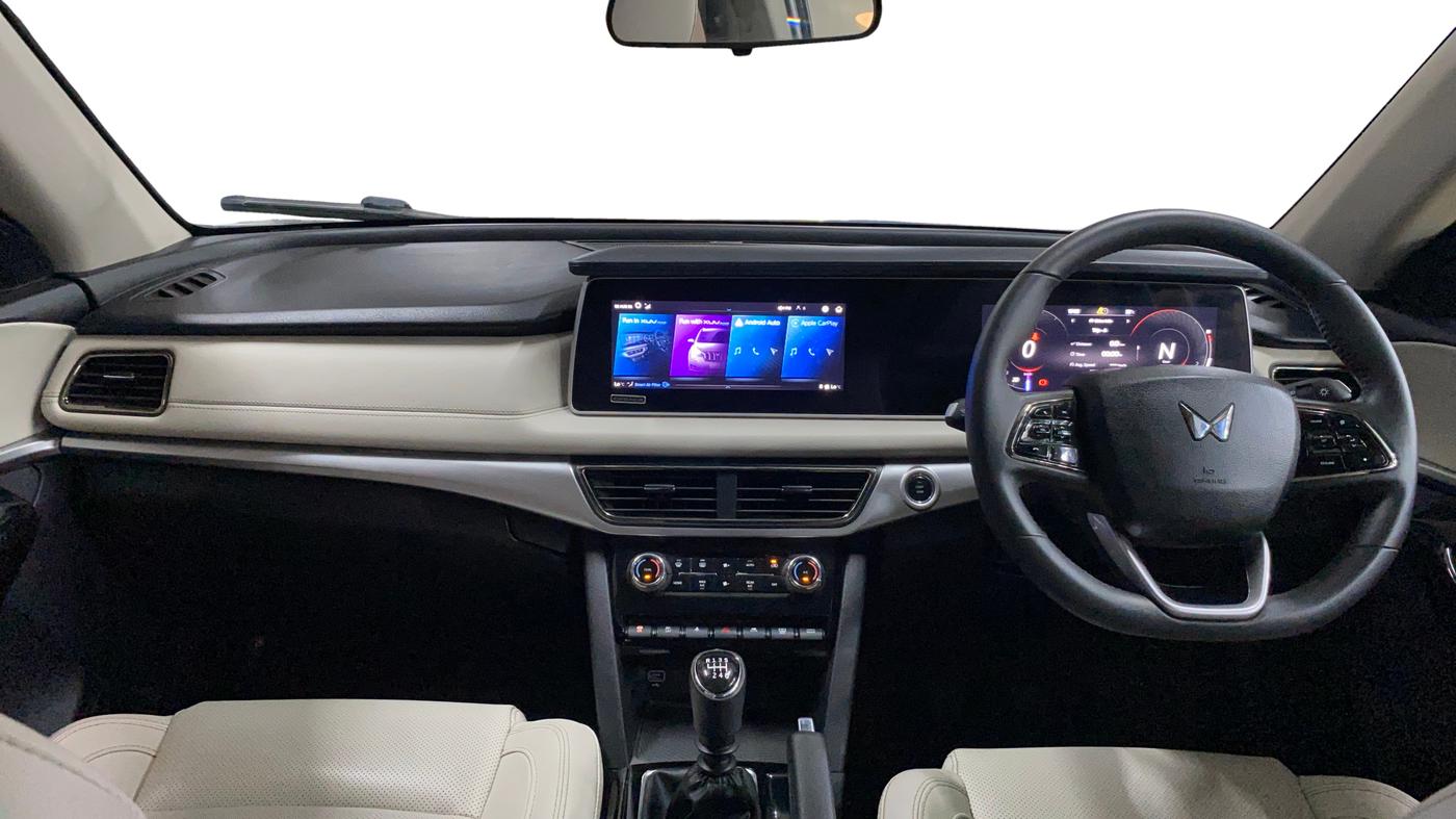 2024 Mahindra XUV700 AX 7 D MT 7 STR, Diesel, Manual, 19,527 km, Dashboard