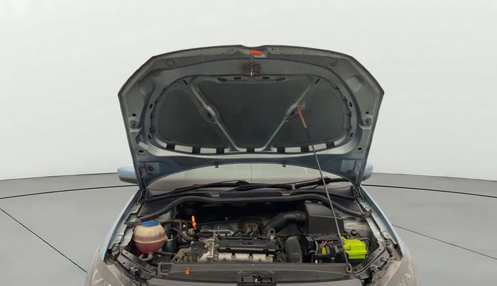 2012 Volkswagen Polo HIGHLINE1.2L, Petrol, Manual, 60,711 km, Open Bonet