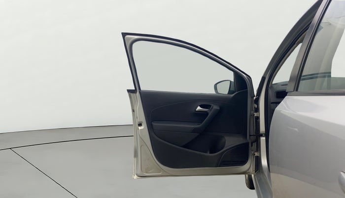 2015 Volkswagen Polo COMFORTLINE 1.2L, Petrol, Manual, 63,170 km, LHS Front Door