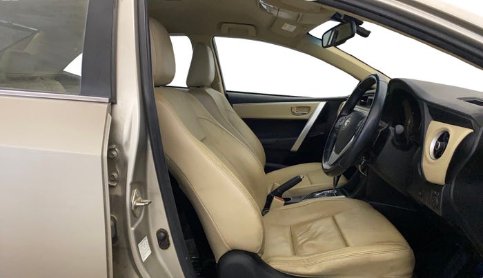 2018 Toyota Corolla Altis VL CVT PETROL, Petrol, Automatic, 1,24,098 km, Right Side Front Door Cabin