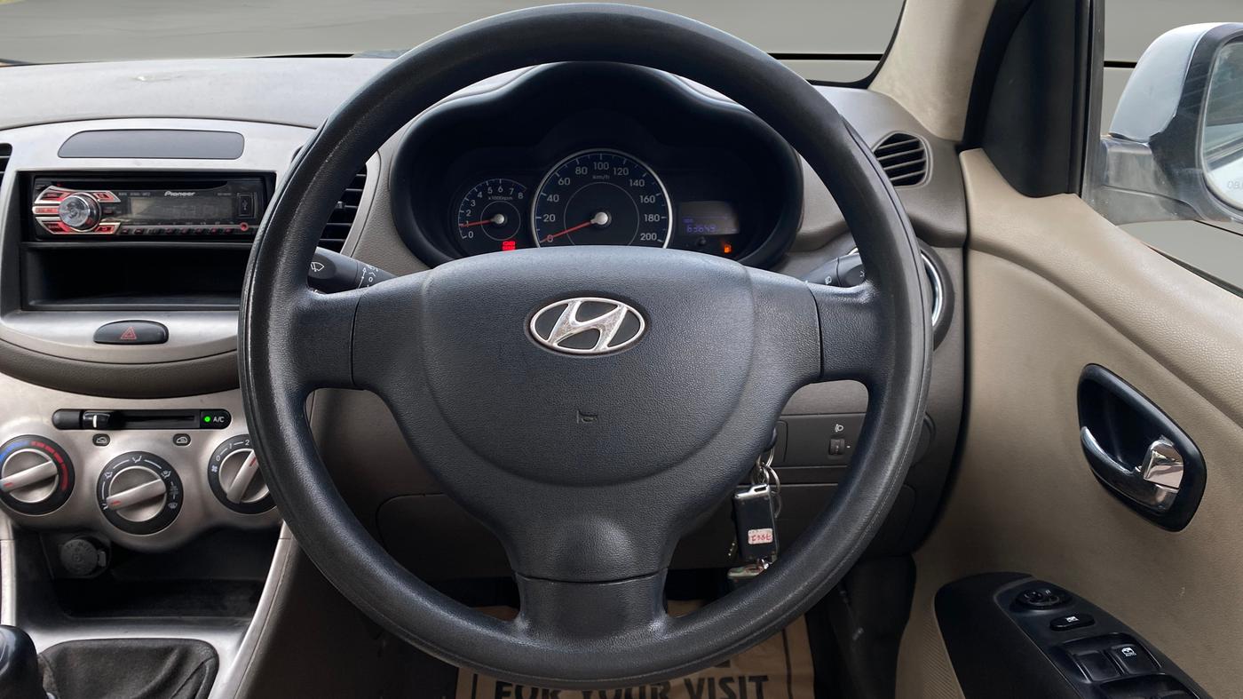 2013 Hyundai i10 MAGNA 1.2, Petrol, Manual, 63,644 km, Steering Wheel Close Up