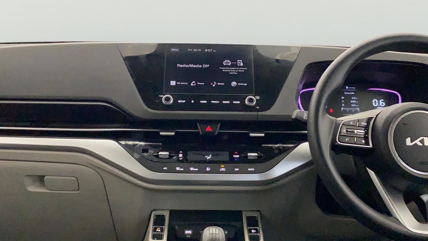 2022 KIA CARENS PRESTIGE PLUS 1.4 PETROL 7 STR, Petrol, Manual, 21,288 km, Air Conditioner
