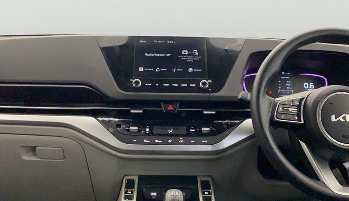2022 KIA CARENS PRESTIGE PLUS 1.4 PETROL 7 STR, Petrol, Manual, 21,215 km, Air Conditioner
