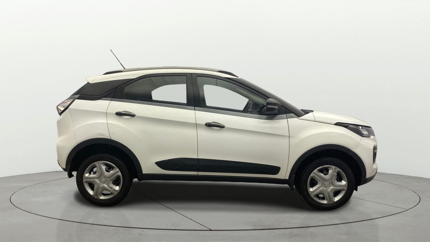2020 Tata NEXON XM SUNROOF DIESEL, Diesel, Manual, 83,876 km, Right Side View