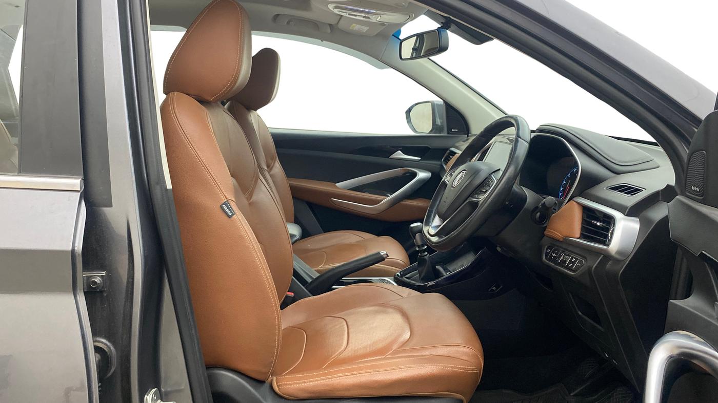 2021 MG HECTOR PLUS SHARP 2.0 DIESEL TURBO MT 6-STR, Diesel, Manual, 73,916 km, Right Side Front Door Cabin