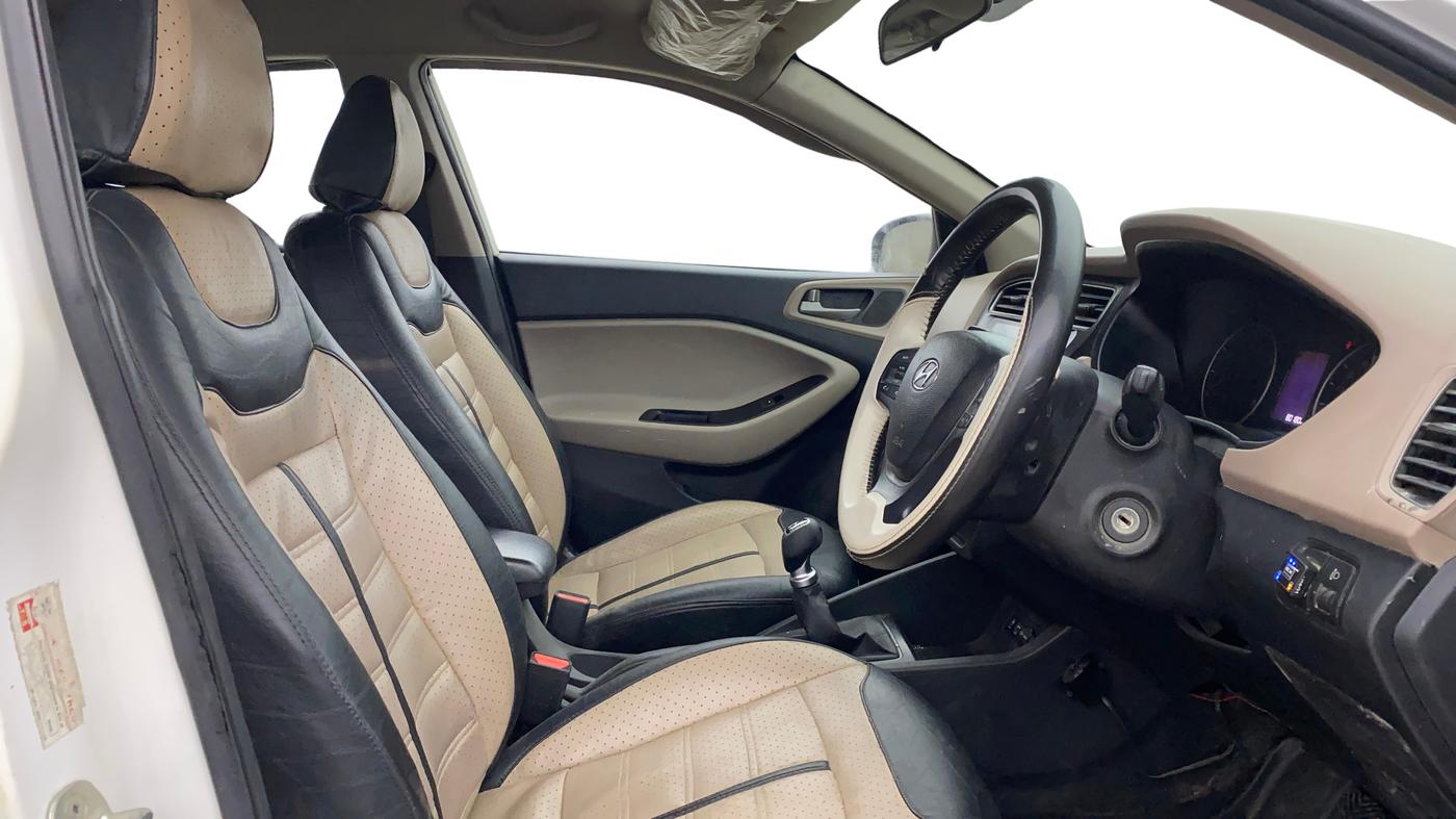 2018 Hyundai Elite i20 MAGNA EXECUTIVE 1.2, CNG, Manual, 80,108 km, Right Side Front Door Cabin