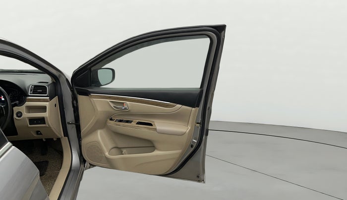 2018 Maruti Ciaz ALPHA 1.5 SHVS PETROL, Petrol, Manual, 68,462 km, RHS Front Door