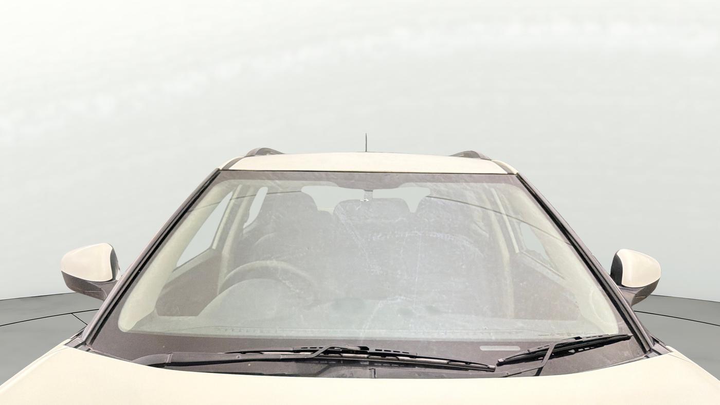 2022 Mahindra XUV300 W6 1.2 PETROL AMT, Petrol, Automatic, 1,14,527 km, Front Windshield