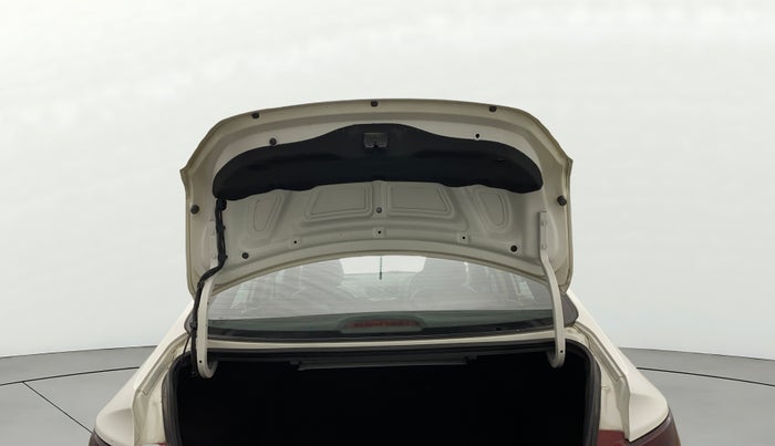 2015 Hyundai Verna FLUIDIC 4S 1.6 VTVT S(O), Petrol, Manual, 71,982 km, Boot Door Open