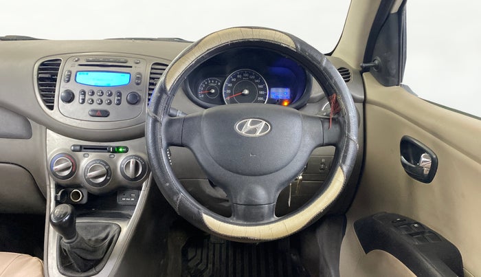 2016 Hyundai i10 SPORTZ 1.1, CNG, Manual, 64,201 km, Steering Wheel Close Up