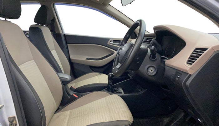 2020 Hyundai Elite i20 MAGNA PLUS 1.2, Petrol, Manual, 27,703 km, Right Side Front Door Cabin