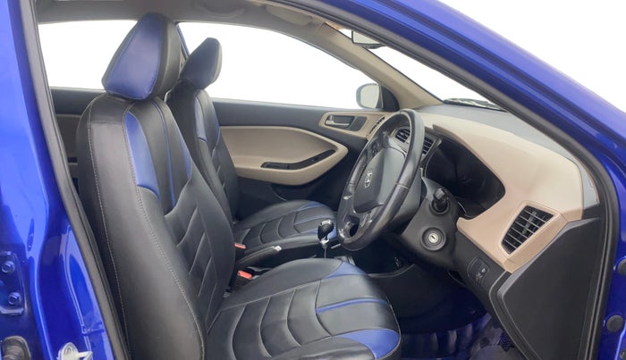 2015 Hyundai Elite i20 SPORTZ 1.2, Petrol, Manual, 46,682 km, Right Side Front Door Cabin