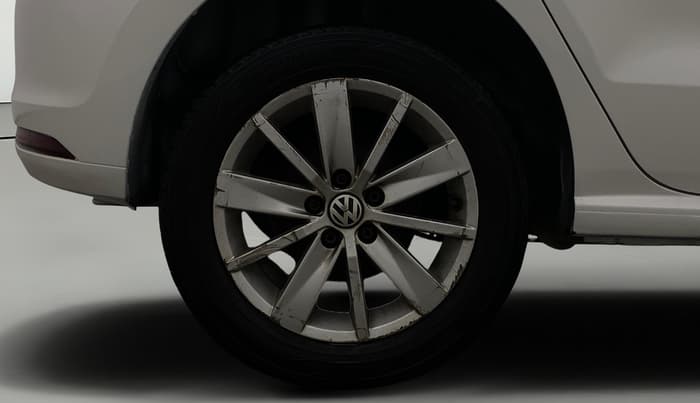 2017 Volkswagen Polo HIGHLINE1.2L, Petrol, Manual, 1,21,096 km, Right Rear Wheel