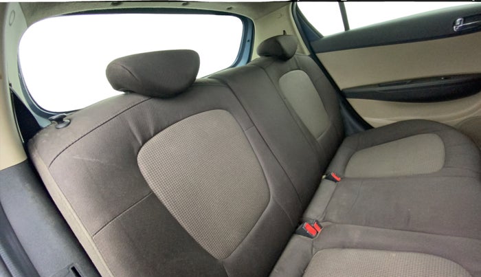 2014 Hyundai i20 SPORTZ 1.2, Petrol, Manual, 89,178 km, Right Side Rear Door Cabin