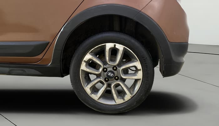 2015 Hyundai i20 Active 1.4 SX, Diesel, Manual, 1,28,412 km, Left Rear Wheel