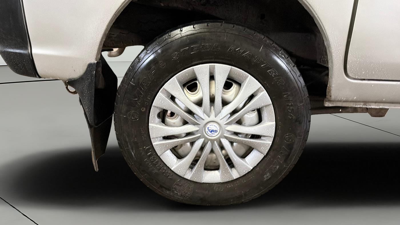 2016 Maruti Eeco 5 STR WITH A/C+HTR CNG, CNG, Manual, 47,578 km, Right Rear Wheel