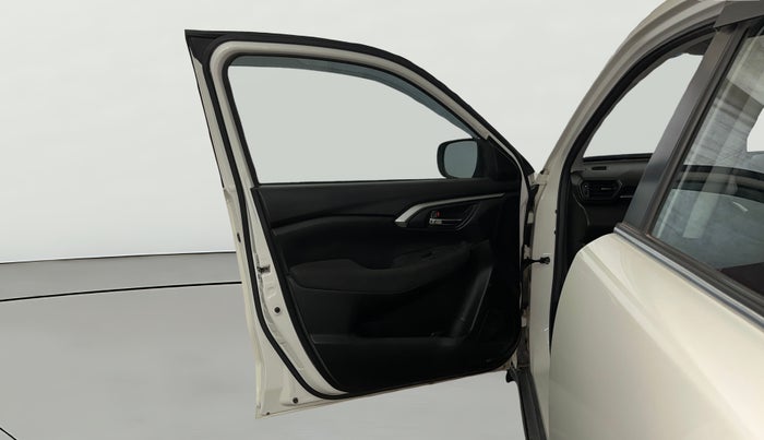 2024 Toyota URBAN CRUISER HYRYDER E NEO DRIVE, Petrol, Manual, 12,442 km, LHS Front Door