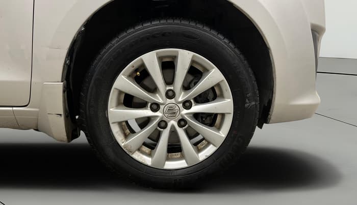 2014 Maruti Ertiga VXI, Petrol, Manual, 79,948 km, Right Front Wheel
