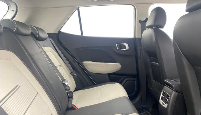 2023 Hyundai VENUE SX (O) 1.0 TURBO DCT, Petrol, Automatic, 11,876 km, Right Side Rear Door Cabin