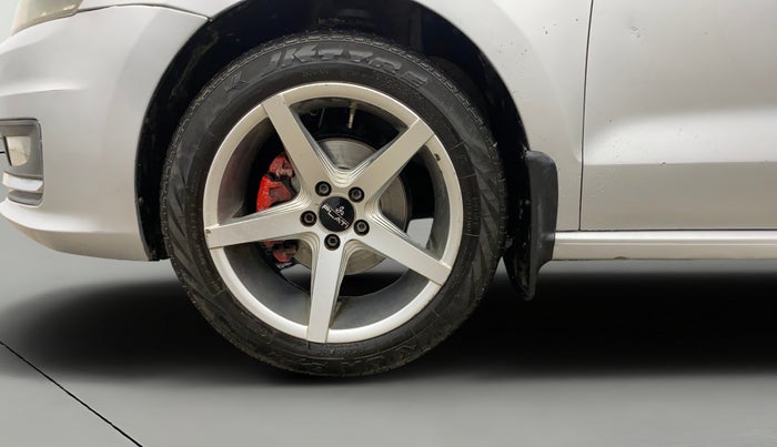 2016 Volkswagen Vento HIGHLINE 1.6 MPI, Petrol, Manual, 98,199 km, Left Front Wheel