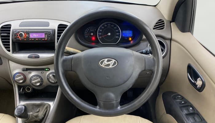 2013 Hyundai i10 MAGNA 1.1, Petrol, Manual, 1,19,480 km, Steering Wheel Close Up