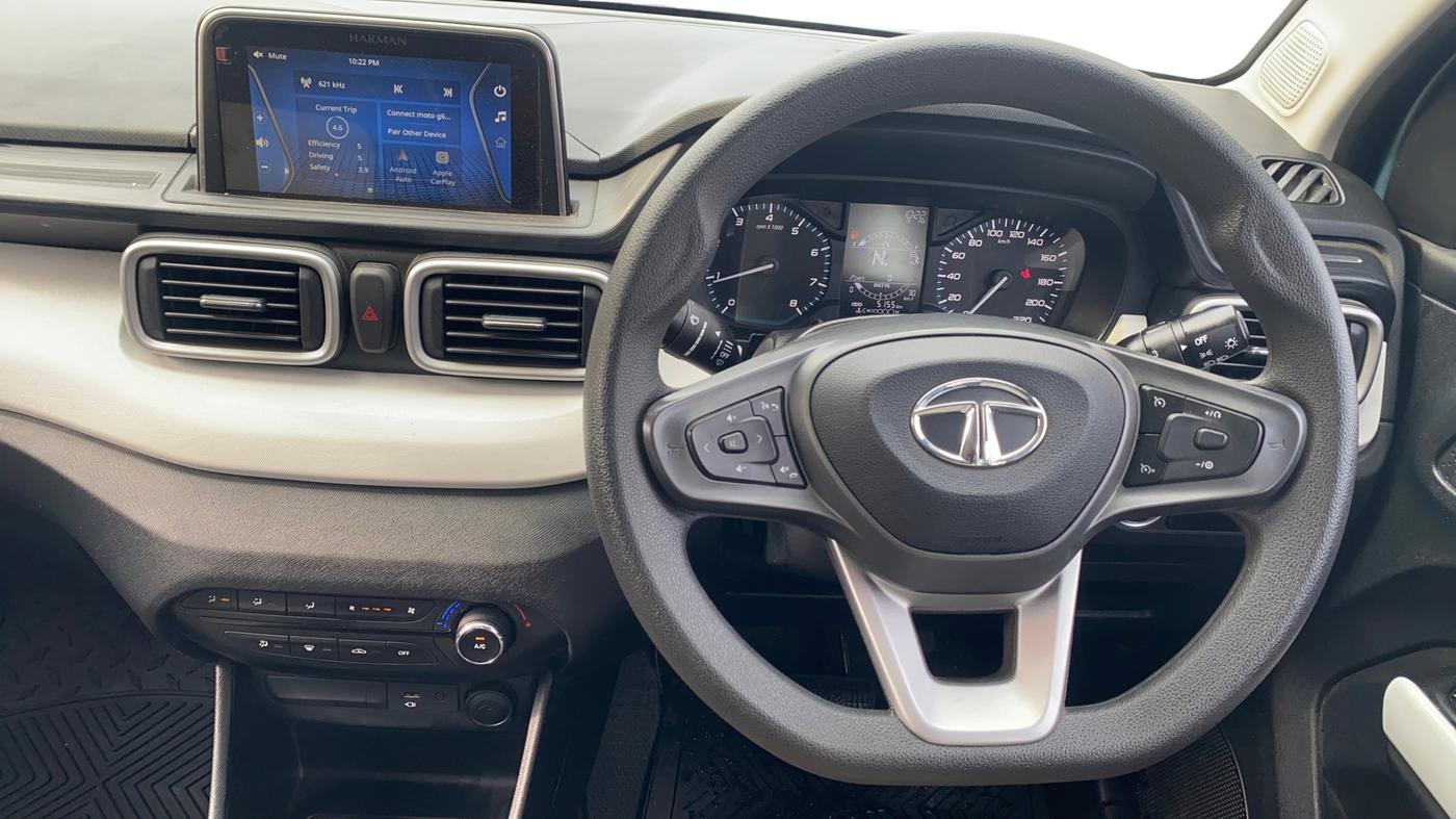 2023 Tata PUNCH ACCOMPLISHED AMT, Petrol, Automatic, 5,147 km, Steering Wheel Close Up