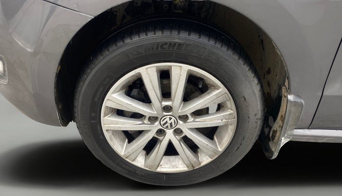 2014 Volkswagen Polo HIGHLINE1.2L, Petrol, Manual, 49,935 km, Left Front Wheel
