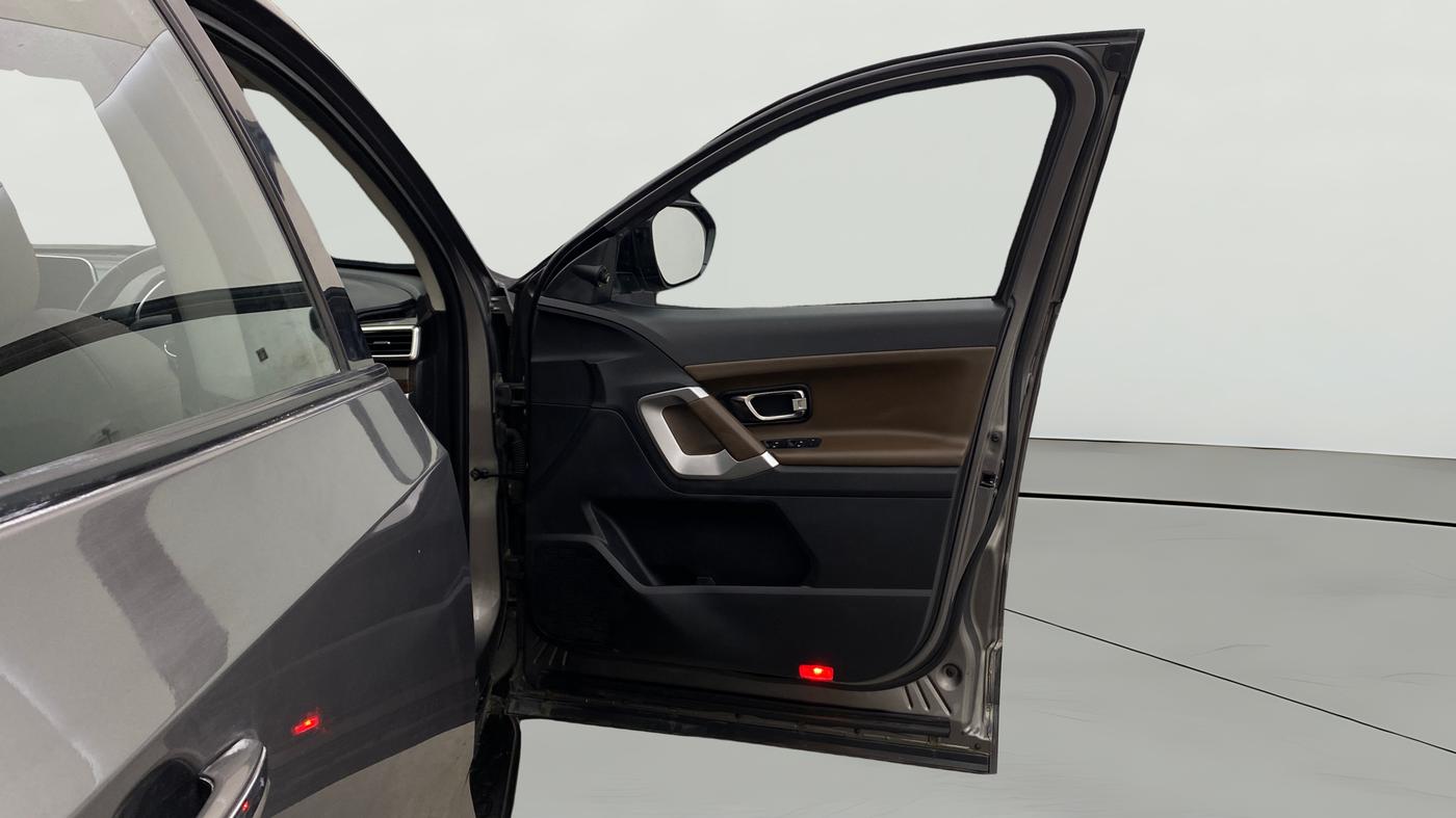 2019 Tata Harrier XZ 2.0L, Diesel, Manual, 99,169 km, RHS Front Door