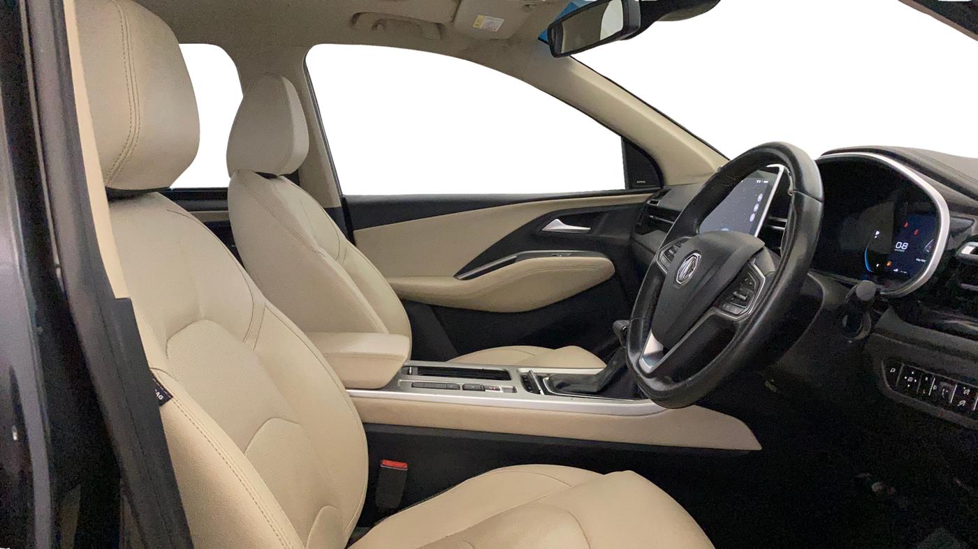 2023 MG HECTOR SAVVY PRO 1.5 TURBO CVT PETROL, Petrol, Automatic, 1,00,868 km, Right Side Front Door Cabin