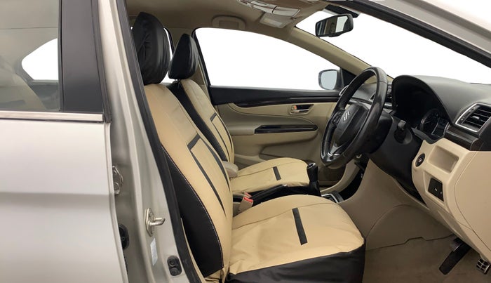2018 Maruti Ciaz ALPHA 1.4 PETROL, Petrol, Manual, 57,294 km, Right Side Front Door Cabin