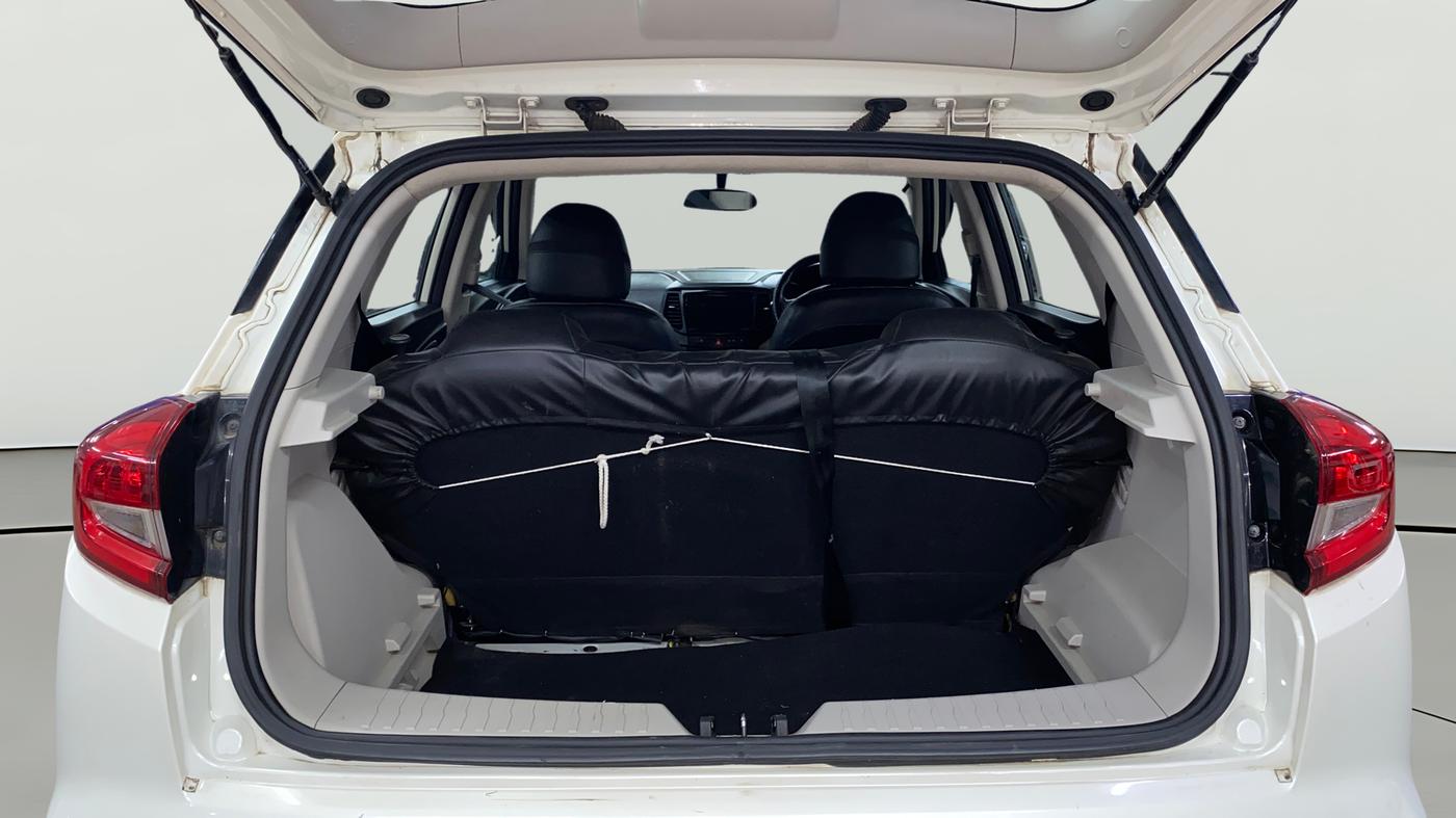 2022 Mahindra XUV300 W6 1.5 DIESEL AMT, Diesel, Automatic, 41,647 km, Boot Open Zoomed View
