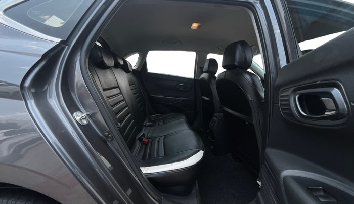 2023 Hyundai NEW I20 Sportz 1.2 IVT, Petrol, Automatic, 59,179 km, Right Side Rear Door Cabin