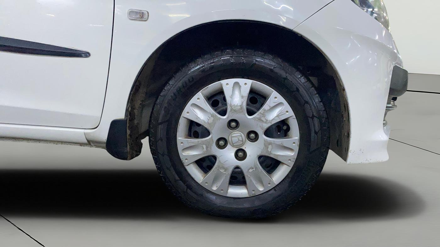 2014 Honda Brio S MT, Petrol, Manual, 83,424 km, Right Front Wheel