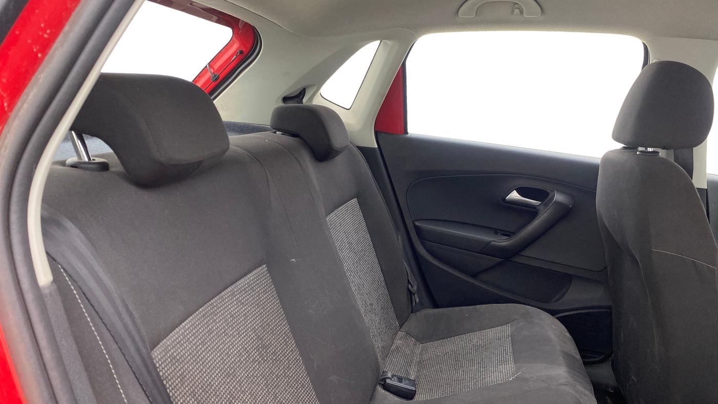 2015 Volkswagen Polo COMFORTLINE 1.2L, Petrol, Manual, 1,36,870 km, Right Side Rear Door Cabin