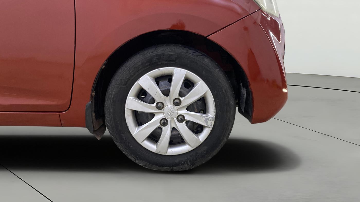 2013 Hyundai Eon SPORTZ, Petrol, Manual, 40,524 km, Right Front Wheel