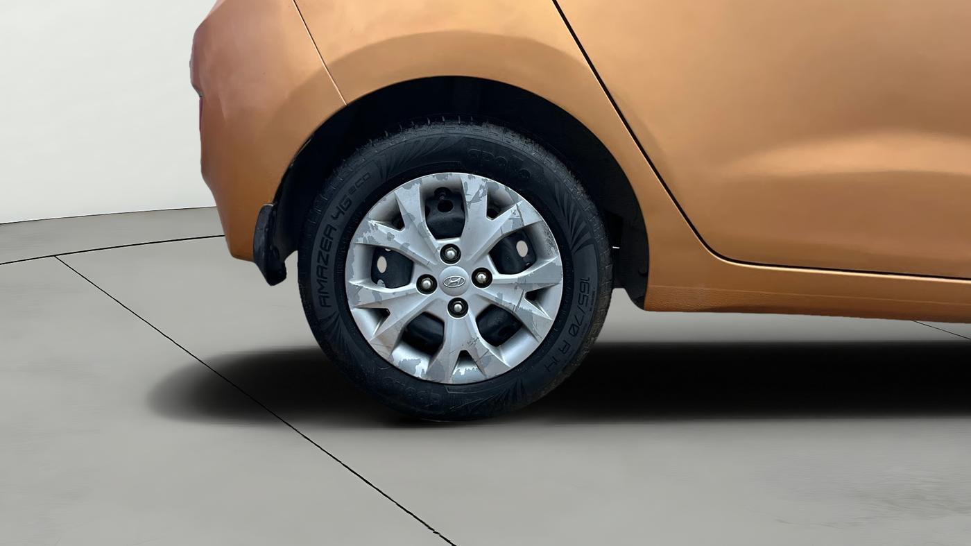 2016 Hyundai Grand i10 MAGNA 1.2 KAPPA VTVT, Petrol, Manual, 29,647 km, Right Rear Wheel