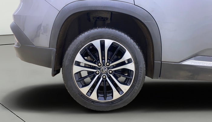 2022 MG HECTOR SHARP 1.5 CVT PETROL DUAL TONE, Petrol, Automatic, 17,166 km, Right Rear Wheel