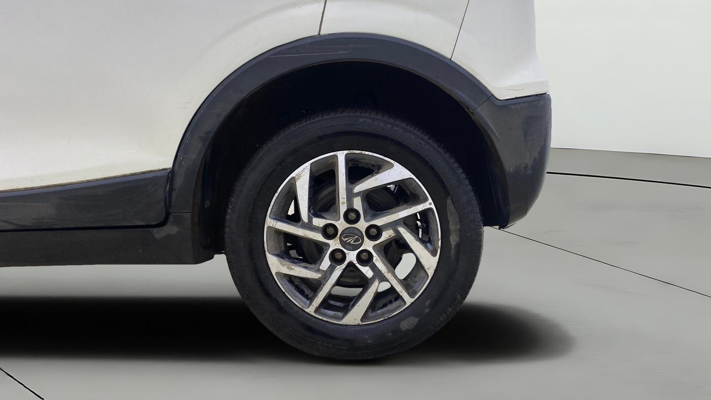 2022 Mahindra XUV300 W8 (O) 1.5 DIESEL AMT, Diesel, Automatic, 86,532 km, Left Rear Wheel