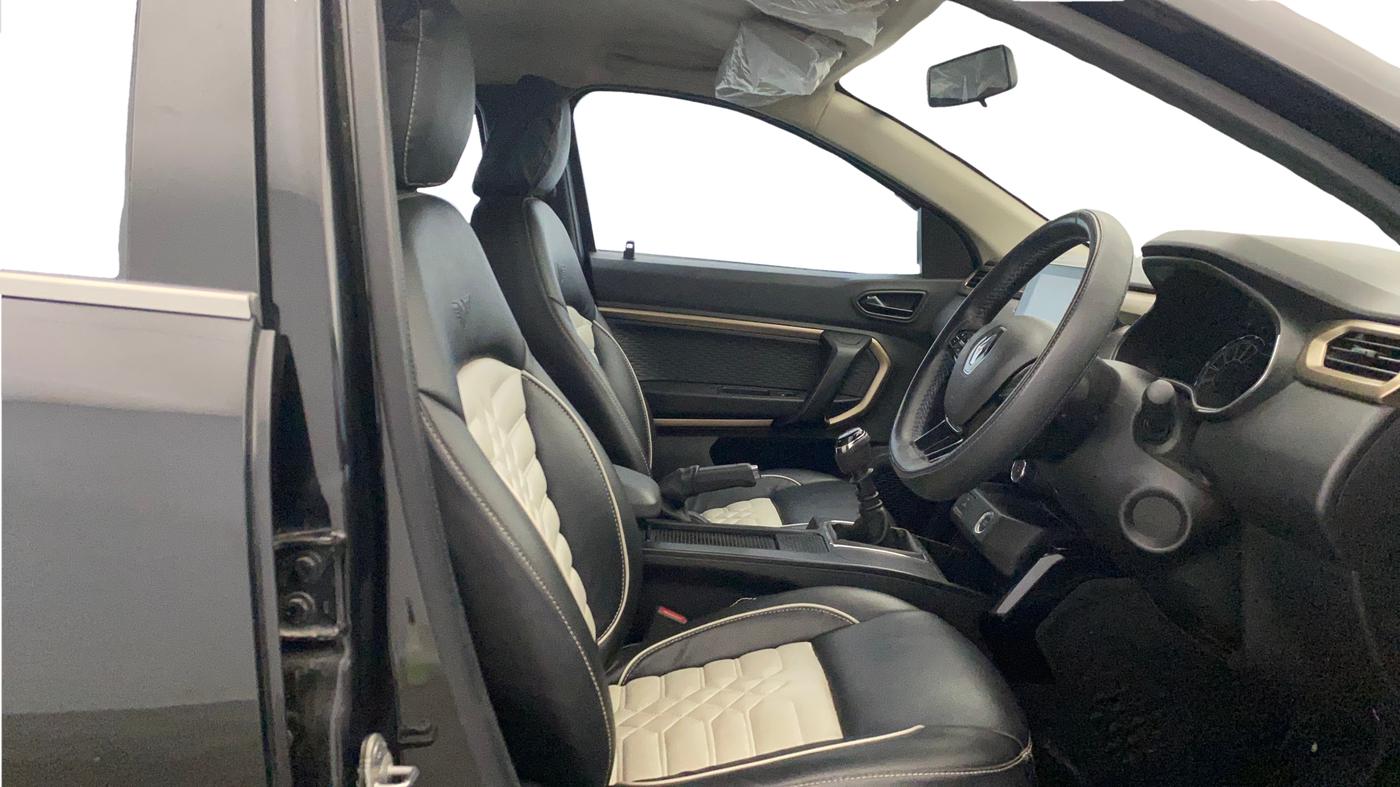 2022 Renault Kiger RXT (O) MT, Petrol, Manual, 27,994 km, Right Side Front Door Cabin