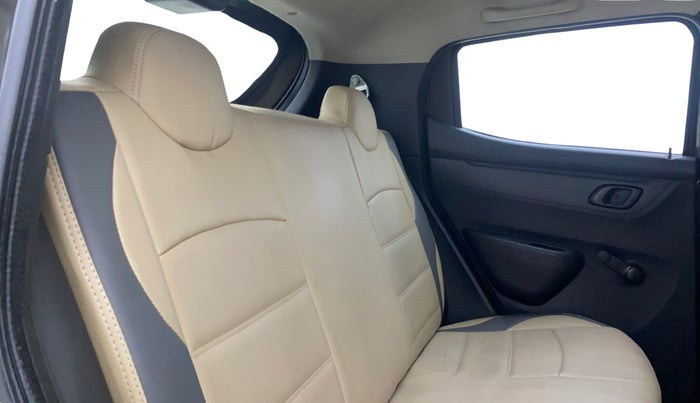 2016 Renault Kwid RXT 0.8, Petrol, Manual, 52,841 km, Right Side Rear Door Cabin