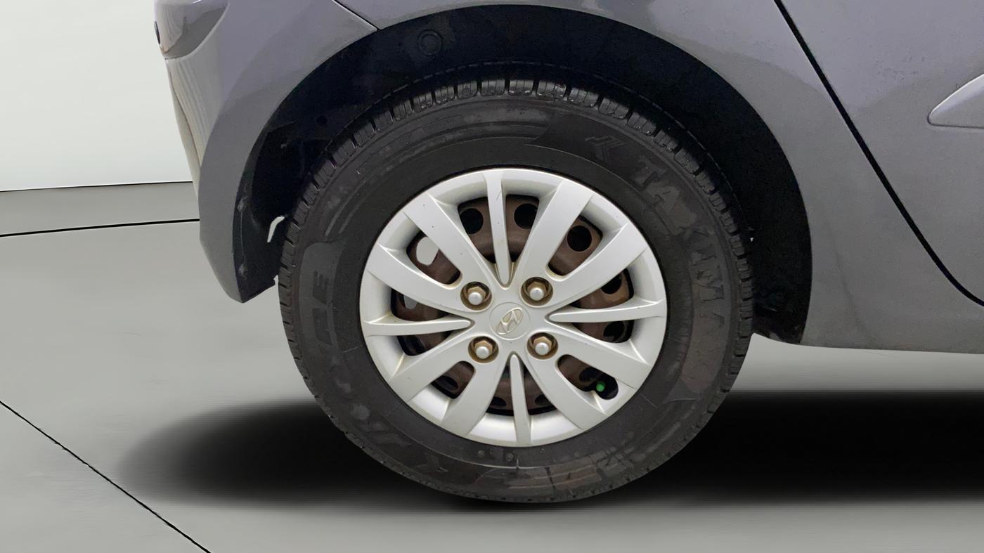 2013 Hyundai i10 SPORTZ 1.2, Petrol, Manual, 1,31,567 km, Right Rear Wheel