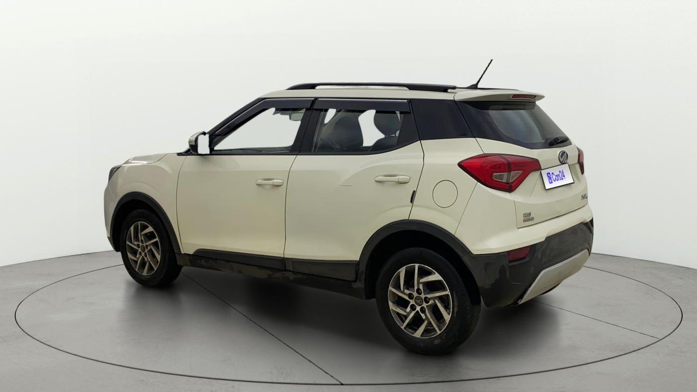2022 Mahindra XUV300 W8 (O) 1.5 DIESEL AMT, Diesel, Automatic, 86,532 km, Left Back Diagonal