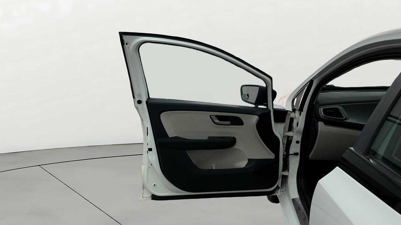 2023 Tata ALTROZ XZA, Petrol, Automatic, 50,540 km, LHS Front Door