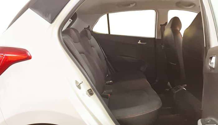 2019 Hyundai Grand i10 SPORTZ 1.2 KAPPA VTVT DUAL TONE, Petrol, Manual, 55,732 km, Right Side Rear Door Cabin