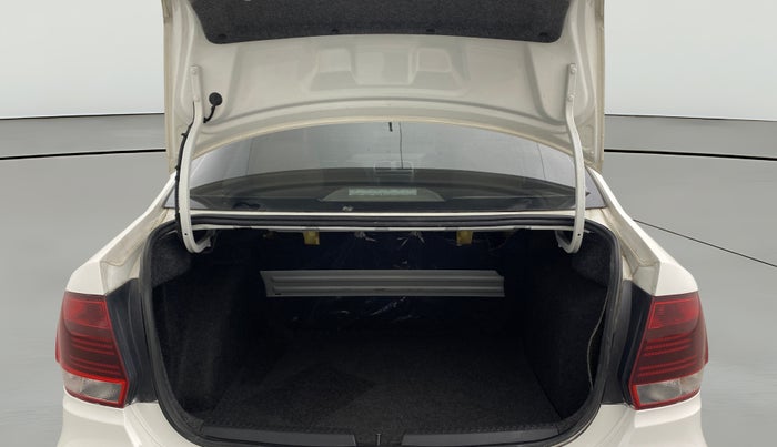 2016 Volkswagen Vento HIGHLINE 1.6 MPI, Petrol, Manual, 46,674 km, Boot Open Zoomed View