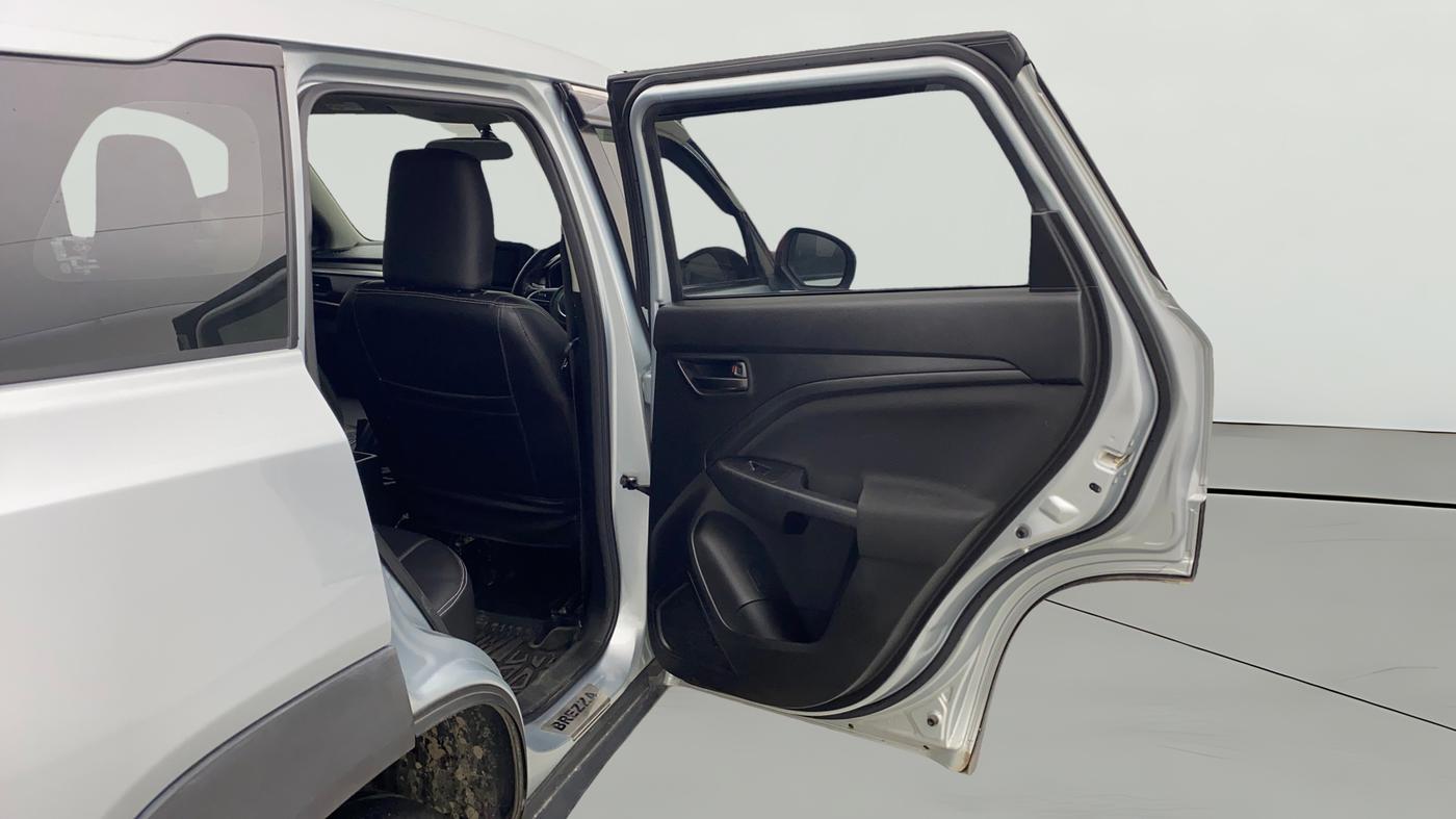 2024 Maruti BREZZA VXI S-CNG, CNG, Manual, 29,470 km, RHS Rear Door