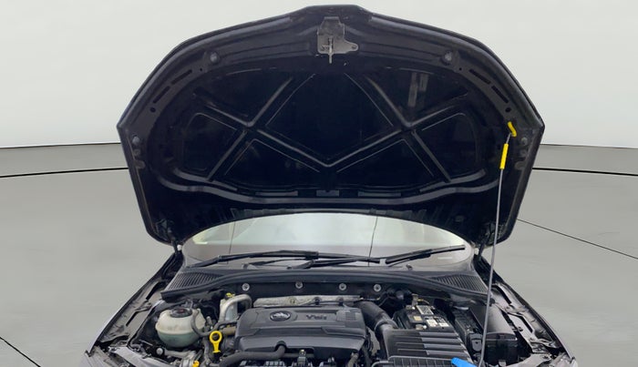 2019 Skoda Octavia L&K 1.8 TSI AT, Petrol, Automatic, 35,910 km, Open Bonet